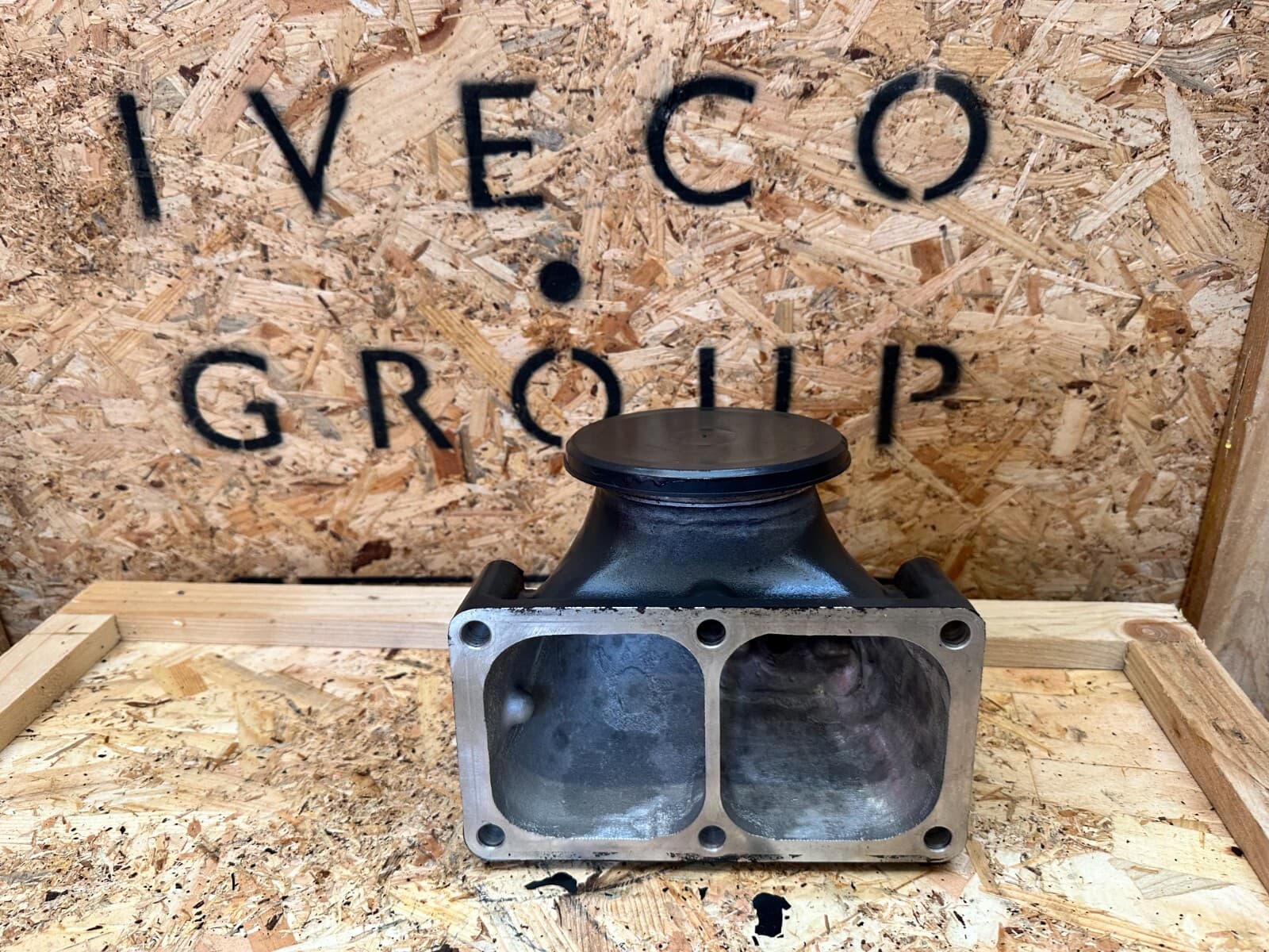 FPT 504074687 intake elbow