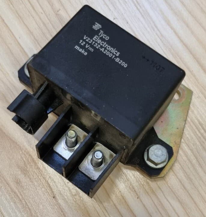 TYCO V23132-A2001-B200 Power Relay 12VDC NEW