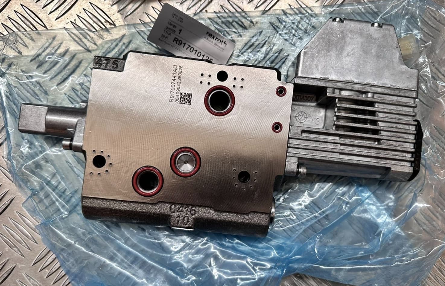 84125295 - Electro Hydraulic Shuttle Control Valve 12V R917010125 CASE CNH