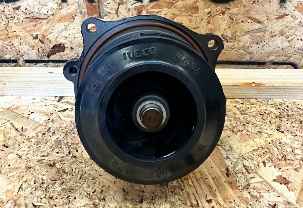 504361543 99446384 5802784829 Water pump Cursor 9 FPT