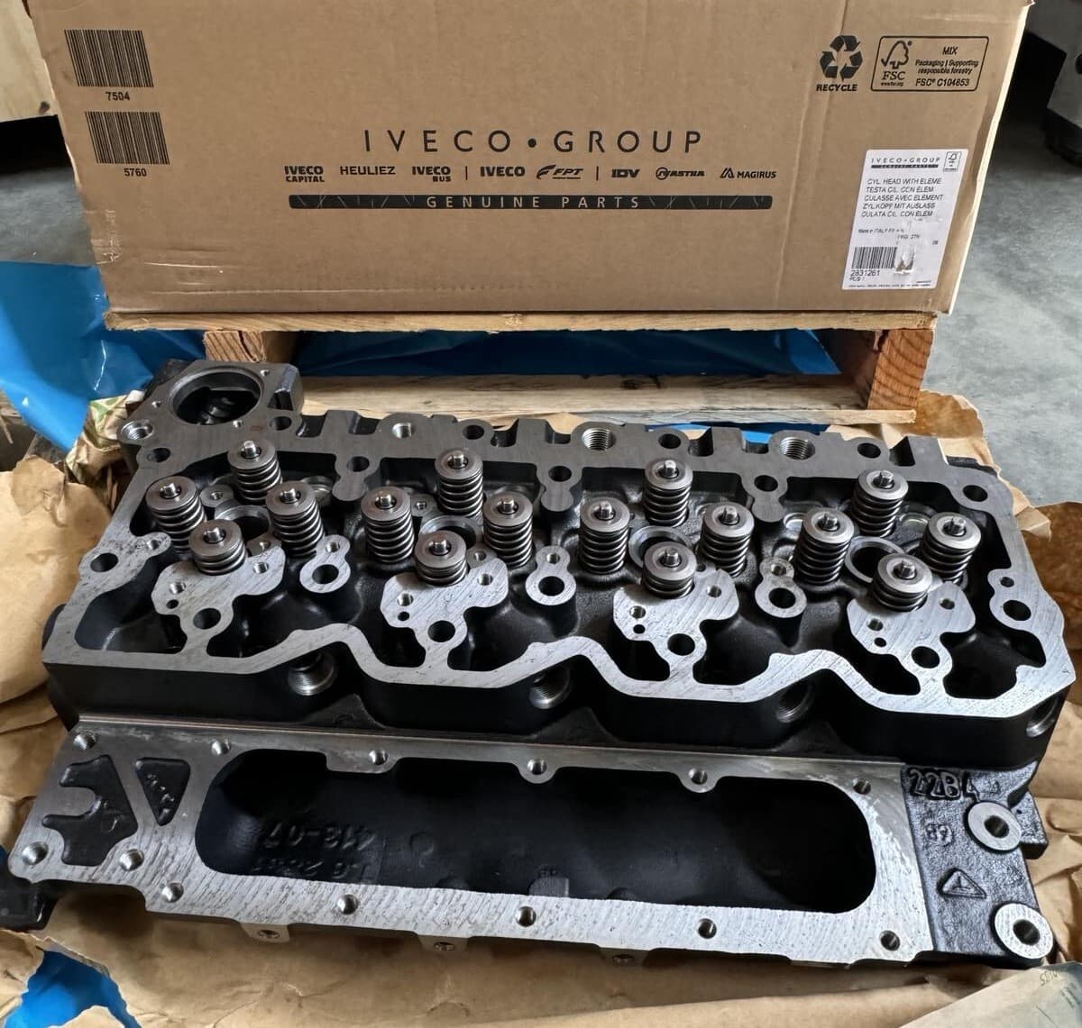 New FPT cylinder head NEF45 16V with elements Genuine CNH 2831261