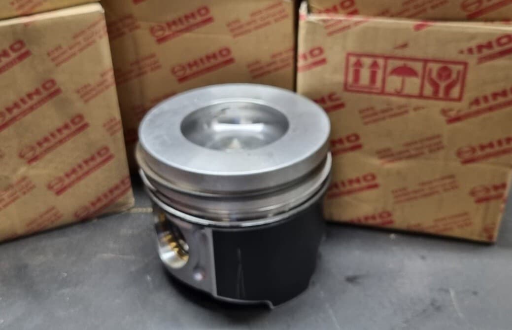 Hino J08 J08E Piston & Piston Rings, new, takeoff fits Kobelco SK350-8