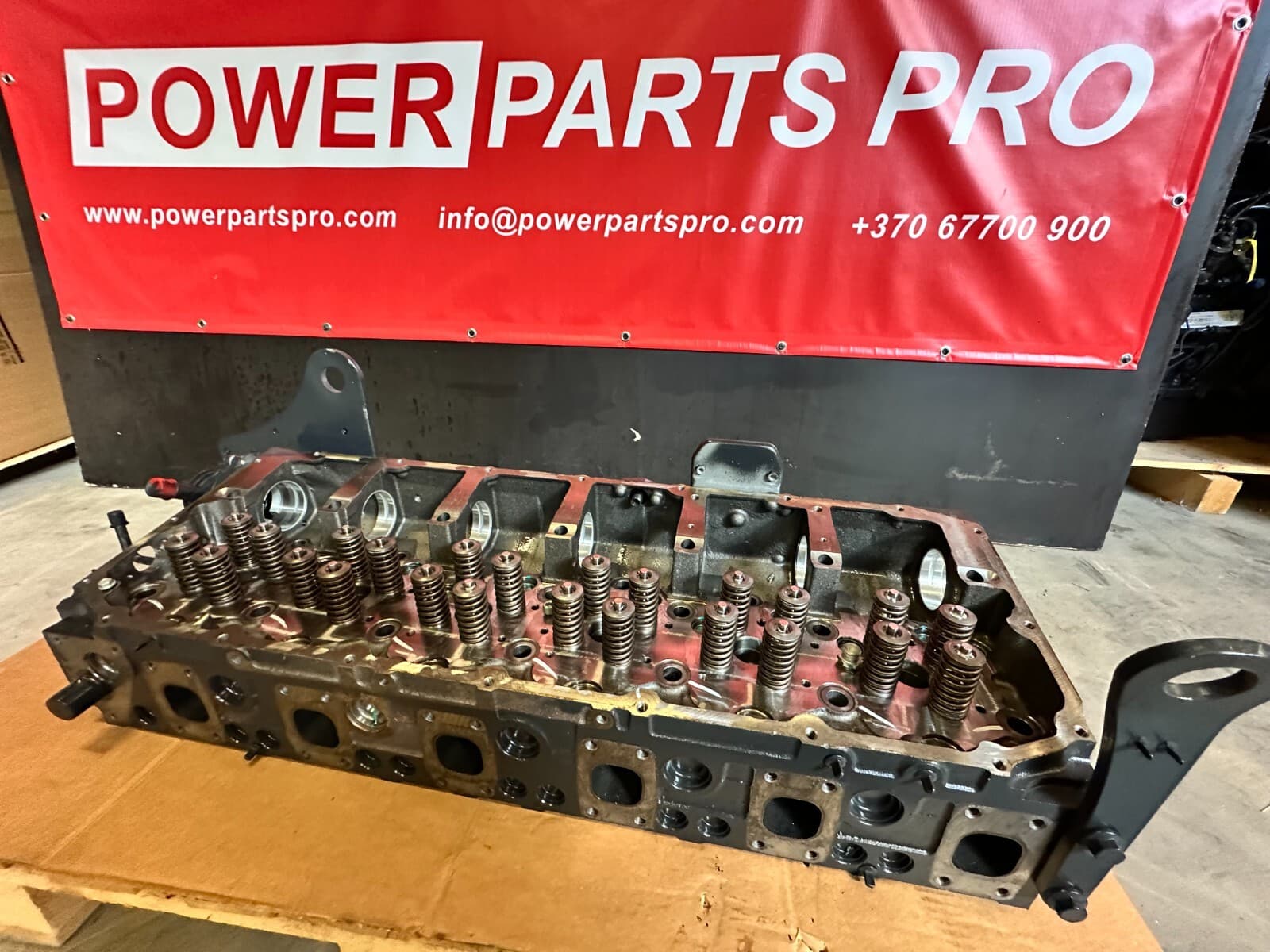 5801872915 5802531428 Cylinder head assy 5801617046 Cursor 9 FPT