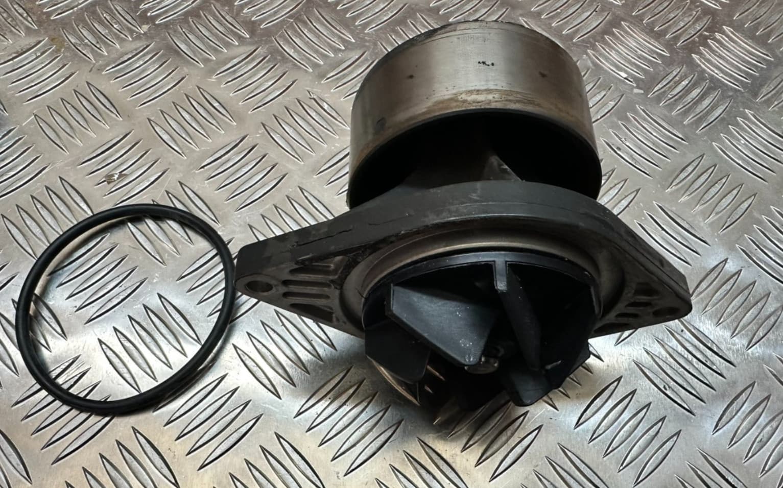 New takeoff WATER PUMP 5801848193 FPT F5H