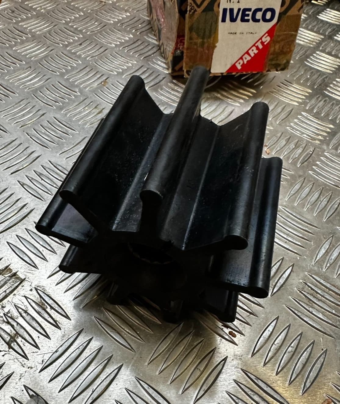 8010823 WATER PUMP IMPELL. NEW FPT CNH IVECO