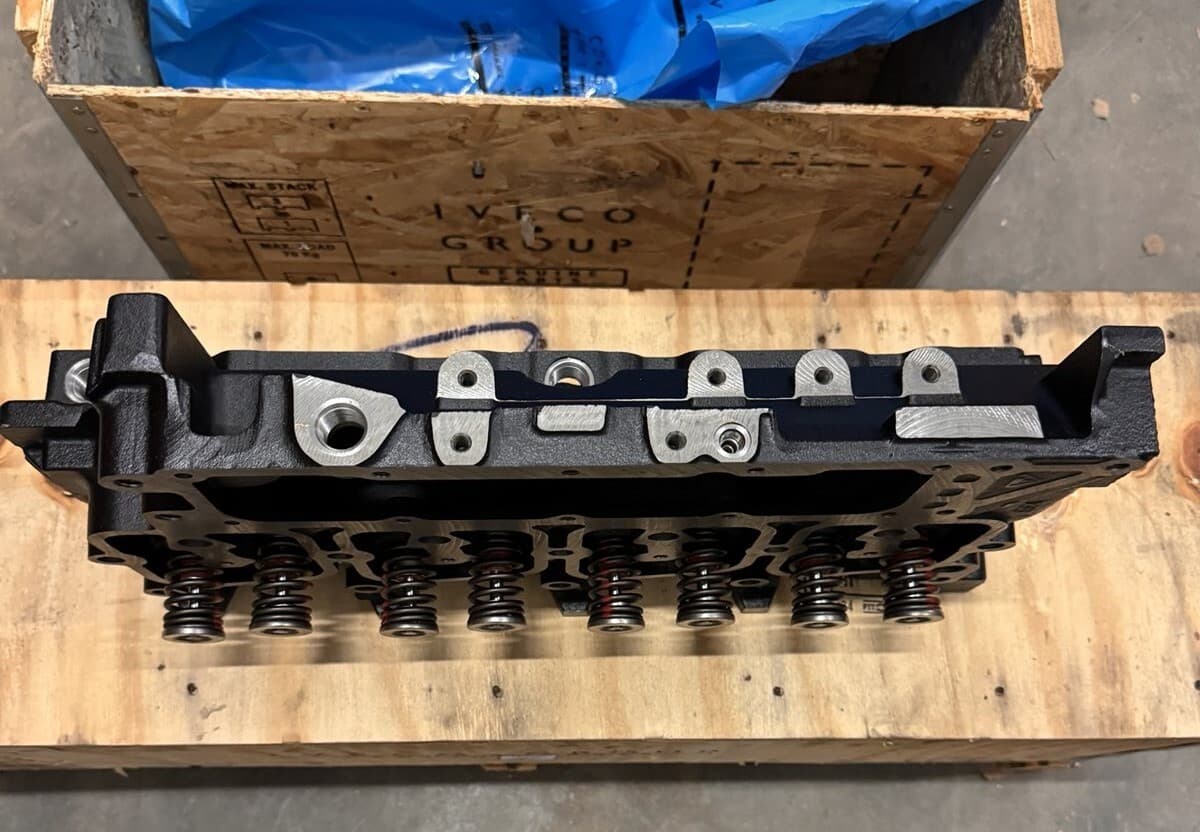 Cylinder Head New Holland, Case IH fits Case 450 430 440 4895790 445CT 4895793