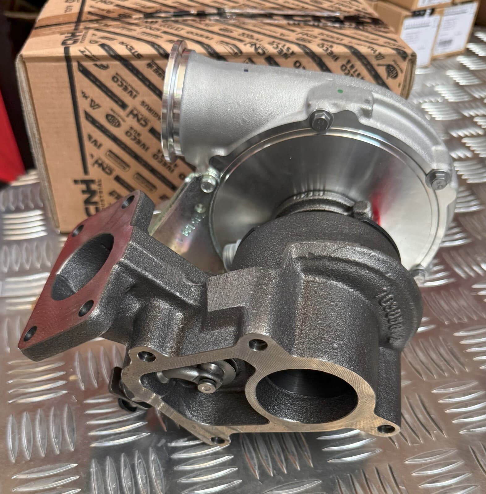 504094261 NEW GENUINE FPT CNH turbocharger