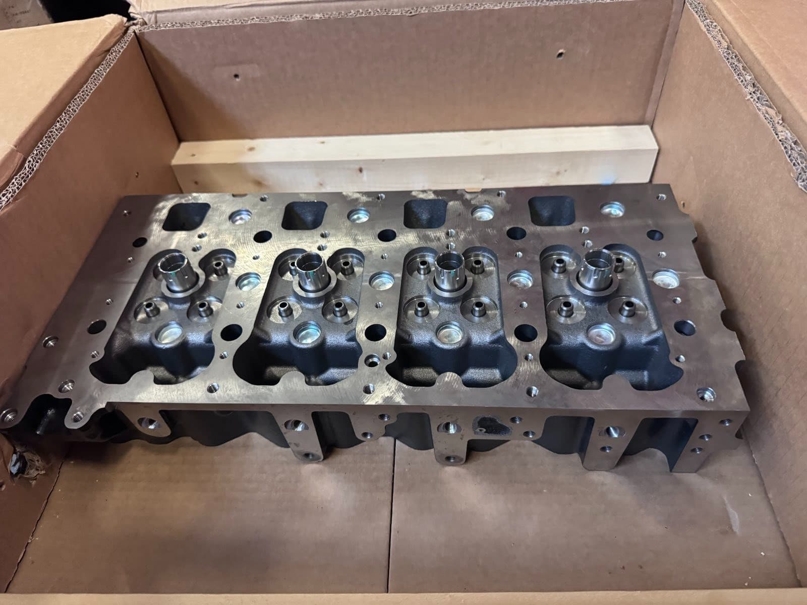 5801823163 Cylinder head assy for FPT IVECO F36 engine CASE skidsteer, backhoe