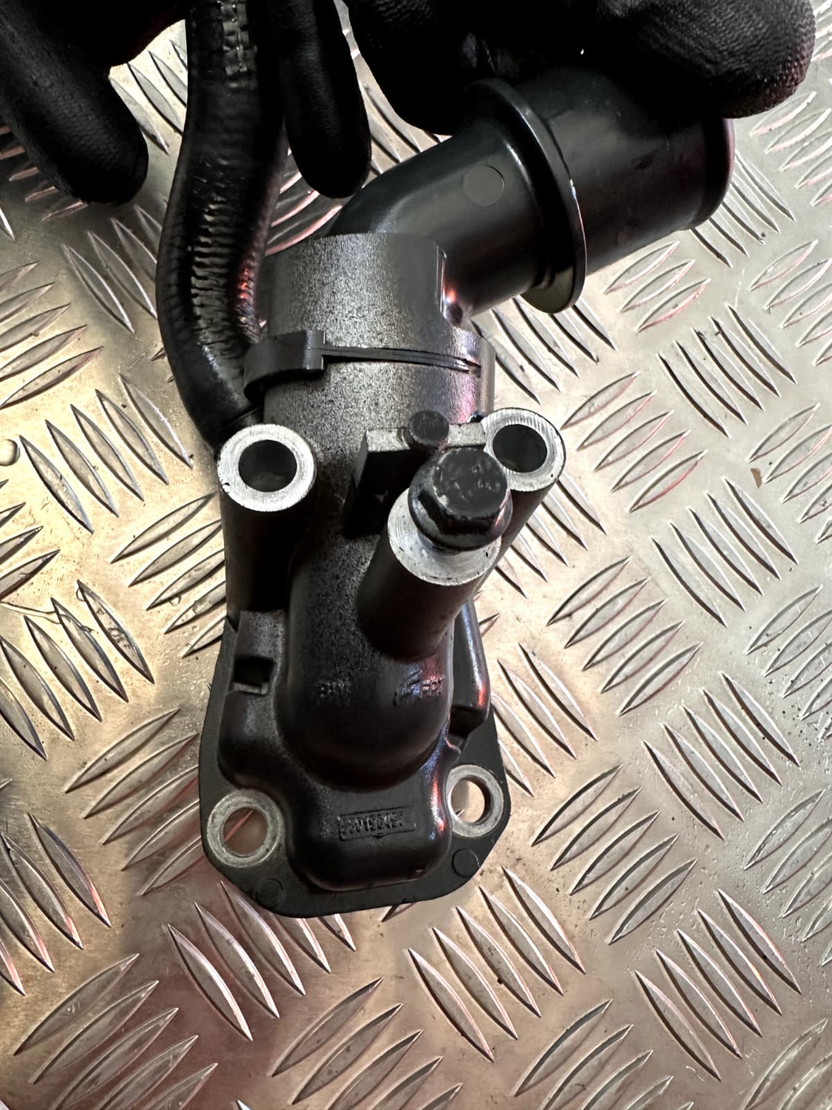 5801964574 THERMOSTAT BODY NEW TAKEOFF F5H