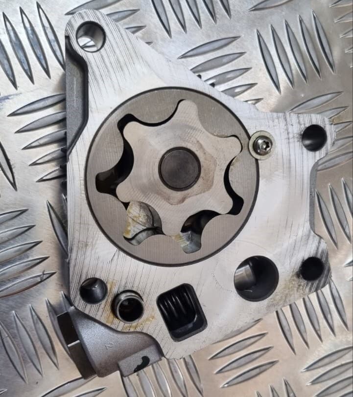 320/04186 JCB 444 oil pump