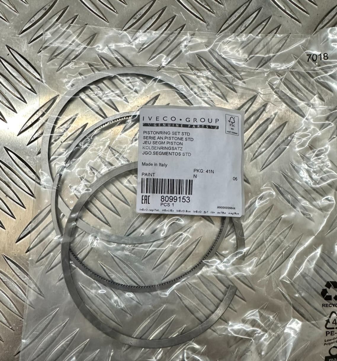 Piston rings 8099153