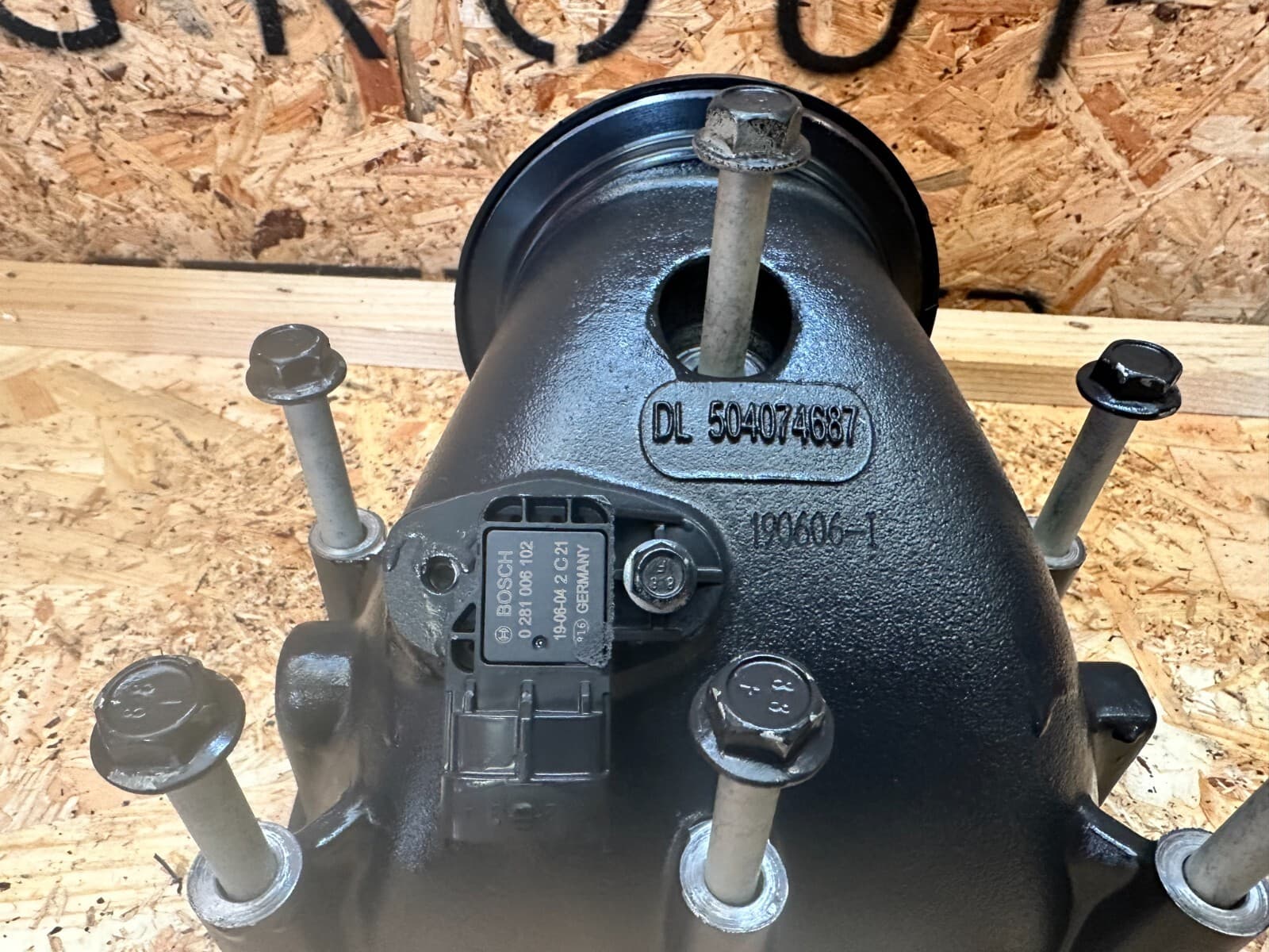 FPT 504074687 intake elbow