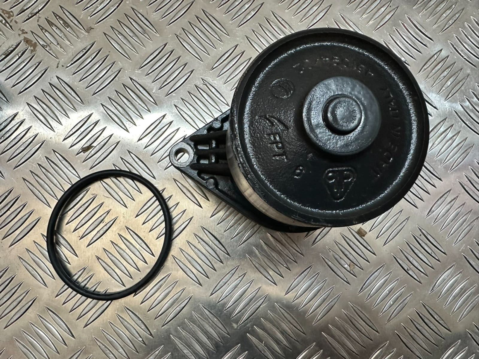 New takeoff WATER PUMP 5801848193 FPT F5H