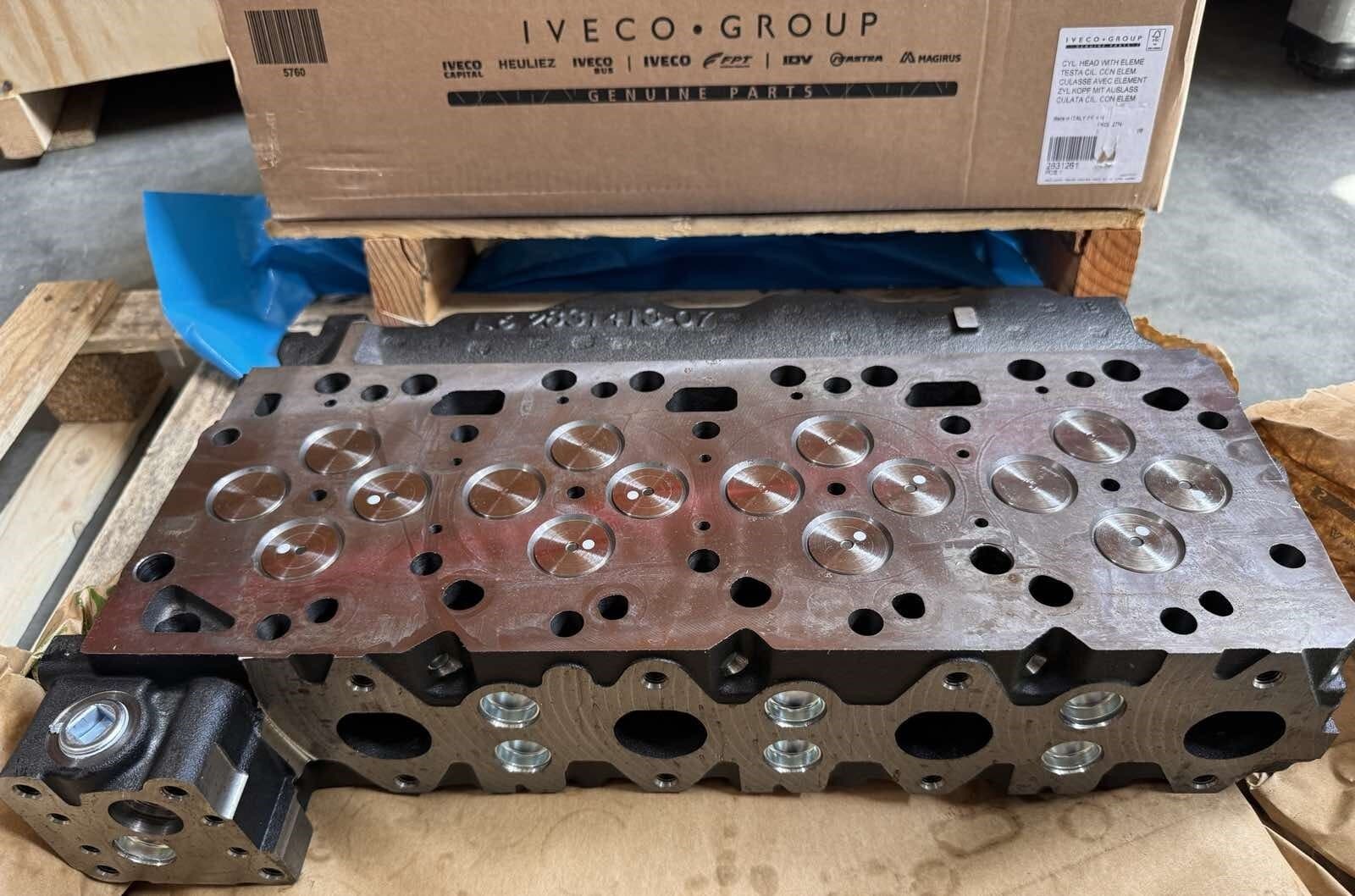 New FPT cylinder head NEF45 16V with elements Genuine CNH 2831261