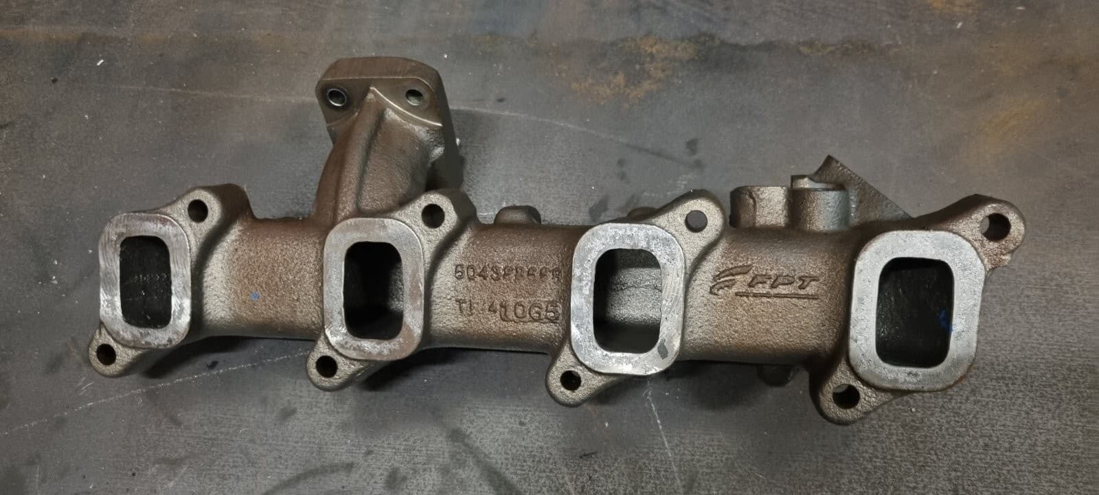 New takeoff Exhaust Manifold Case TR320 fits New Holland L230 L225 C238 C232