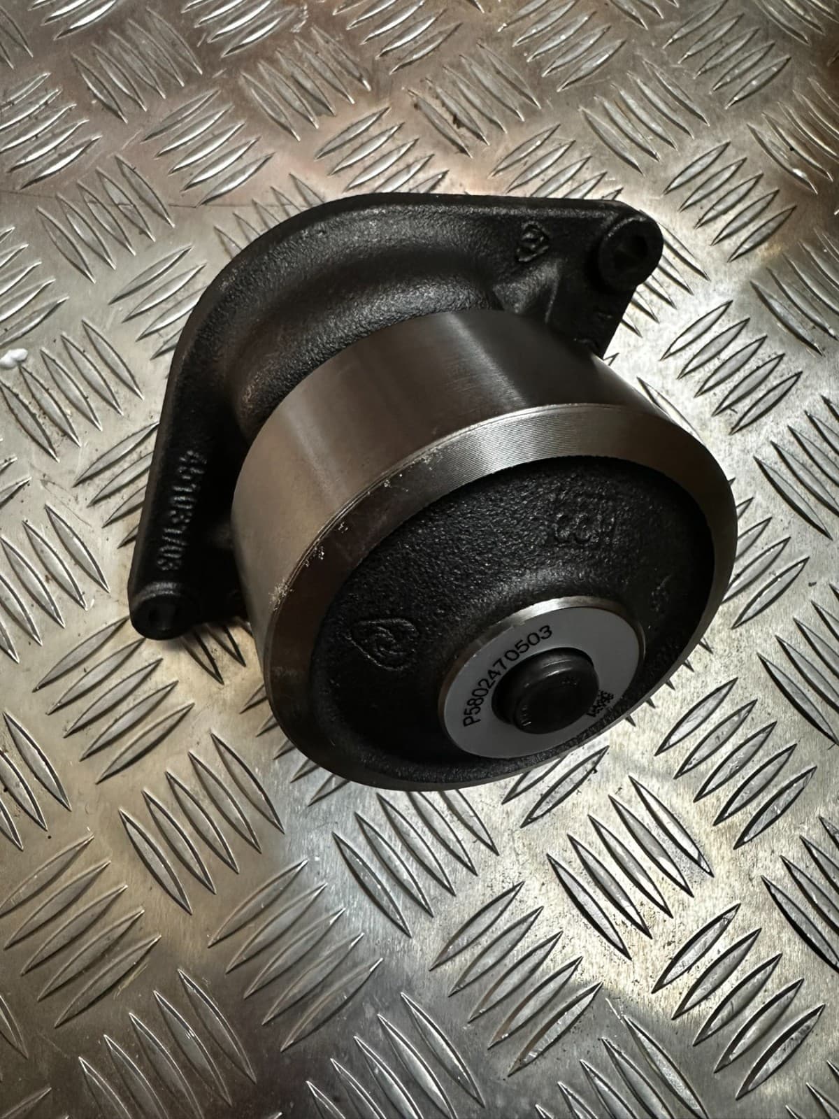 5802470503 Water pump NEW FPT CNH