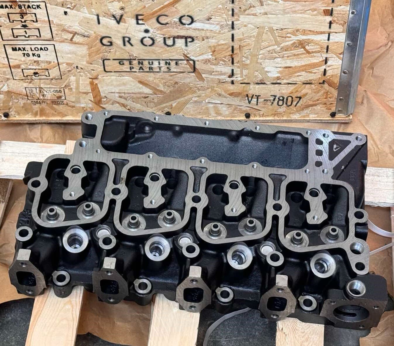 Cylinder Head New Holland, Case IH fits Case 450 430 440 4895790 445CT 580SM 521