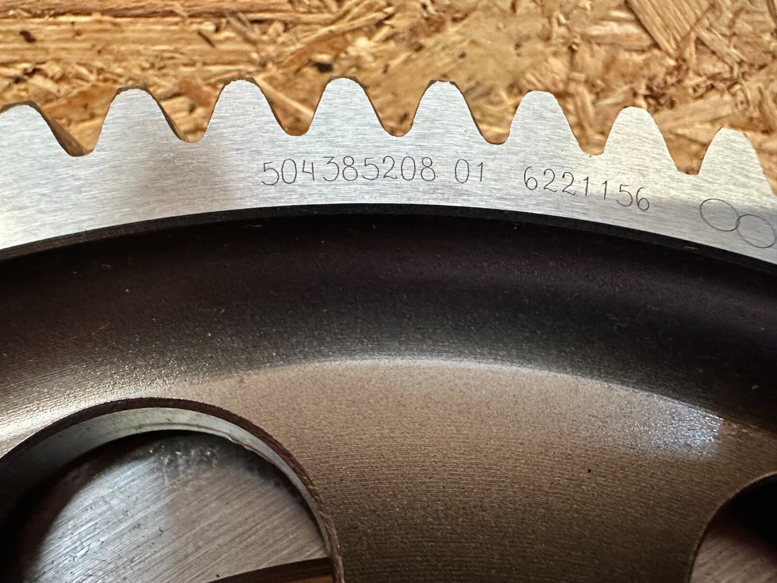 504385208 camshaft pinion Cursor 9 FPT
