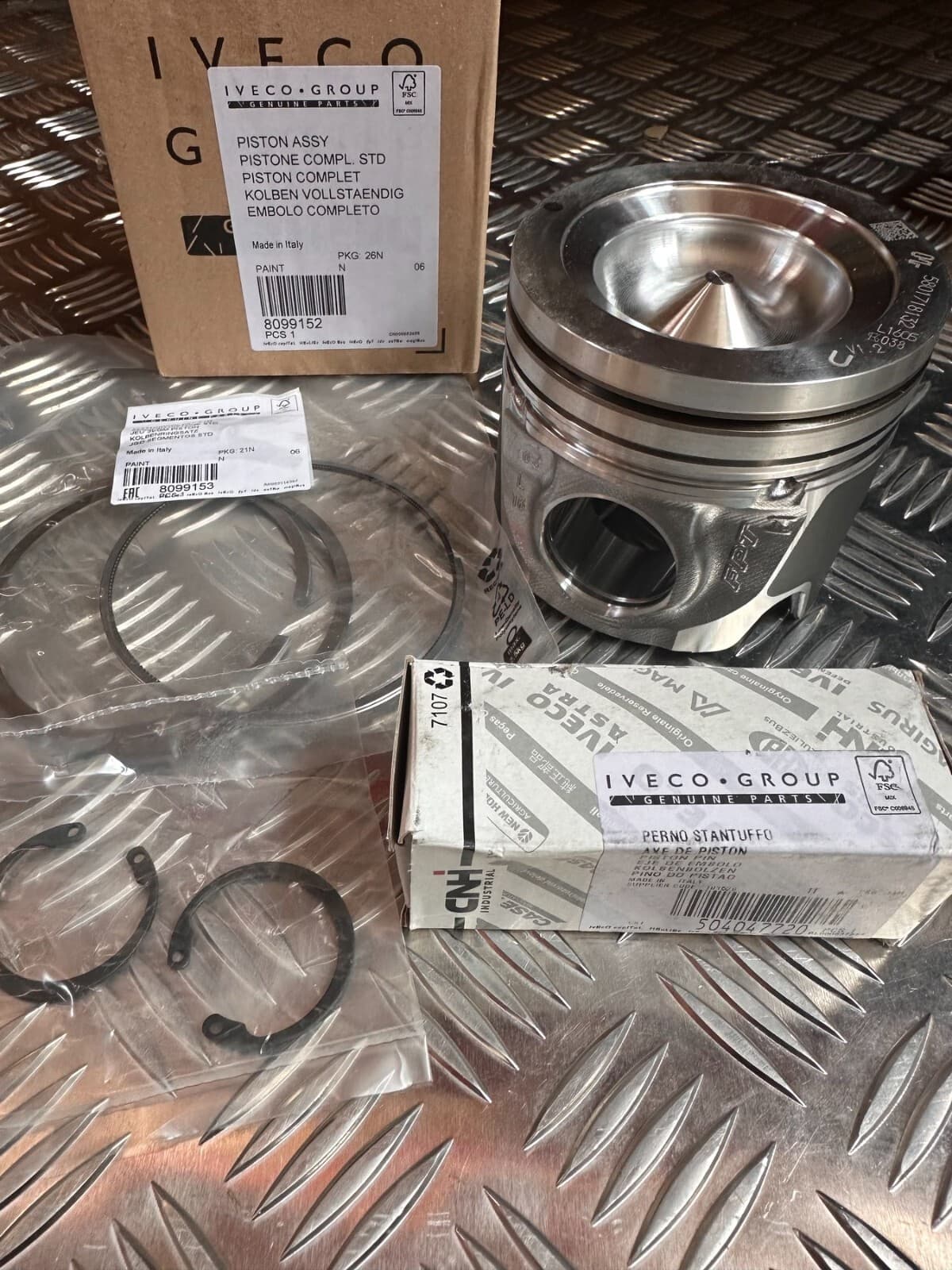 8099152 5801718132 Piston assy w rings FPT IVECO CNH CASE Genuine