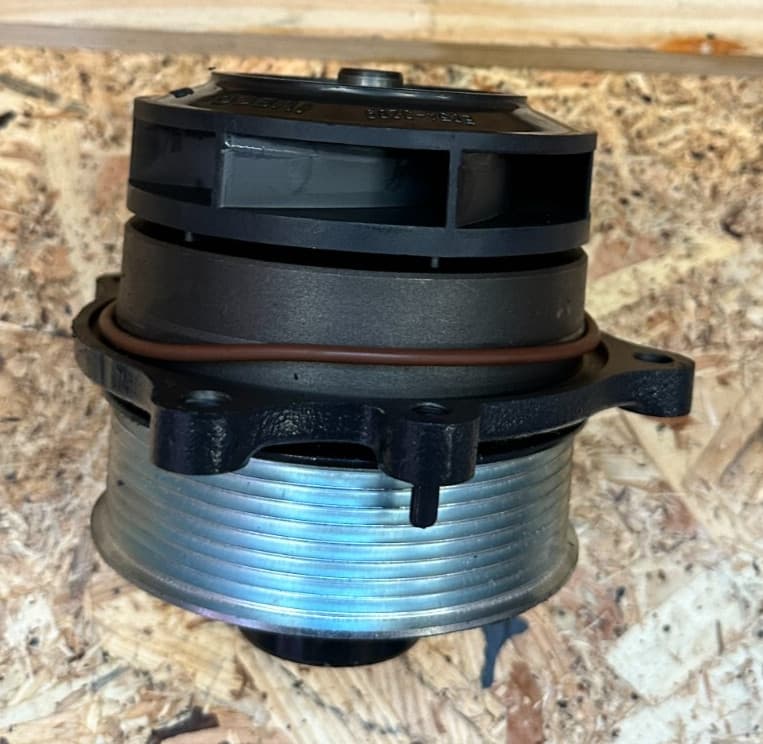 504361543 99446384 5802784829 Water pump Cursor 9 FPT
